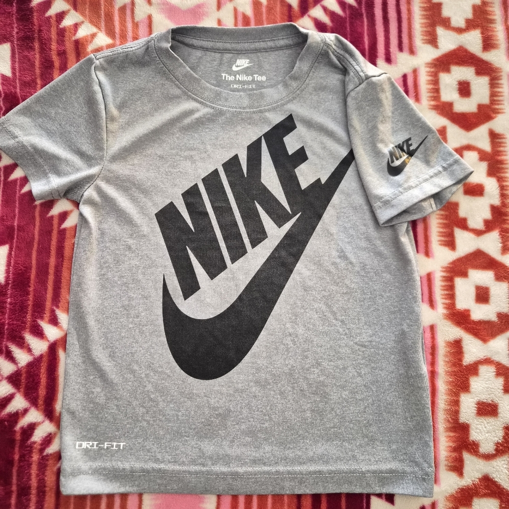 Nike Dri-Fit Kids Logo Tee Gray Black Graphic Shirt Size 4 XS